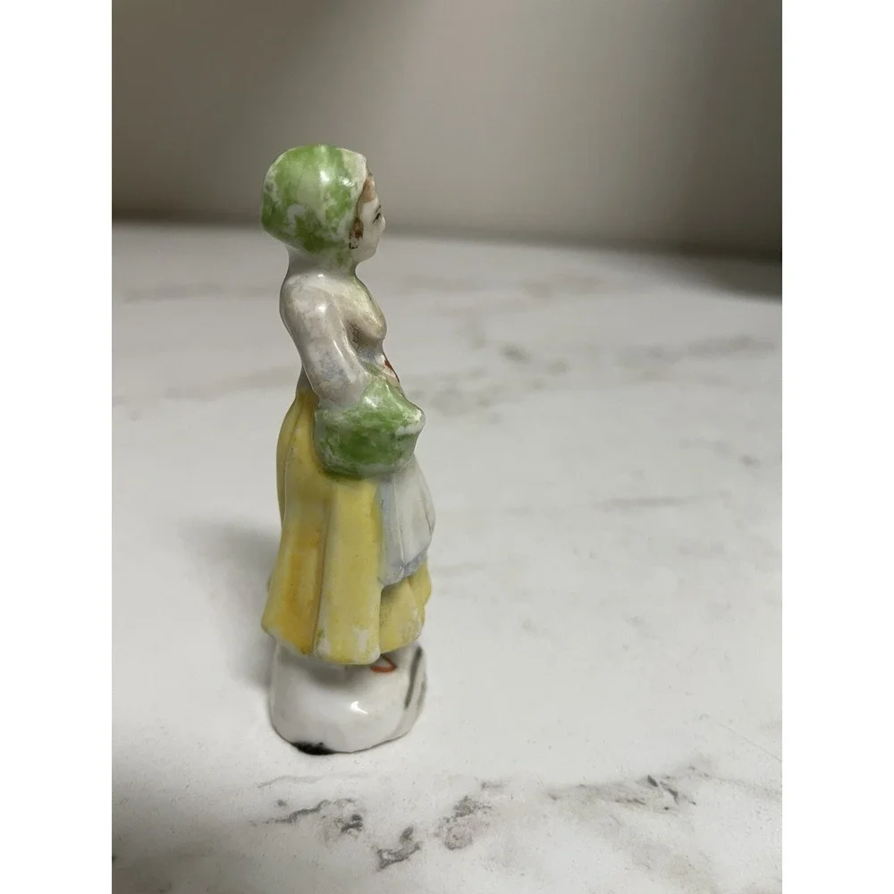 N/A vintage bisque